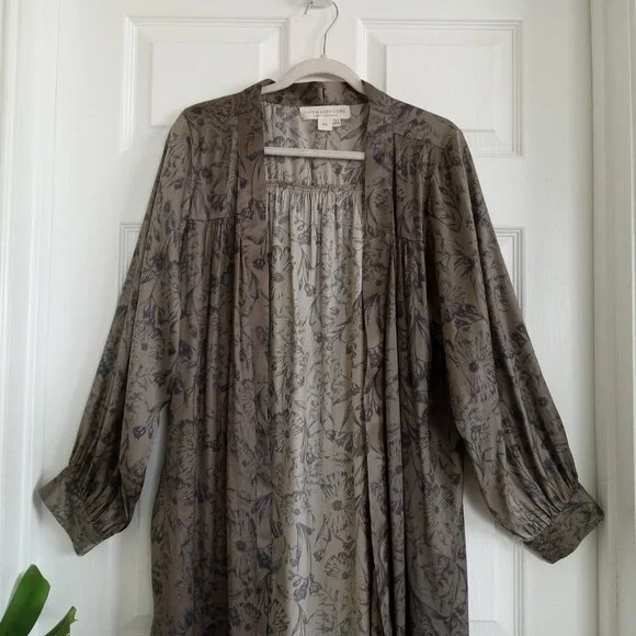 Salwater LUXE Kimono - Picture 2 of 13